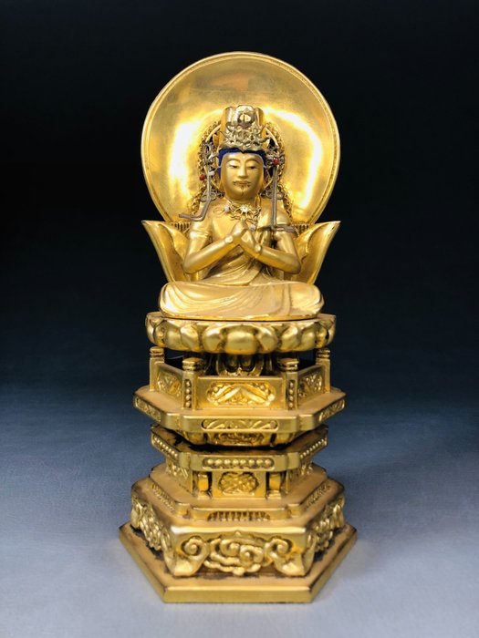 Buddha Amitabha seated statue of 阿弥陀如来坐像（Amida Nyorai）Okimono - Statue Træ, Guld lakeret - Japan  (Ingen mindstepris)