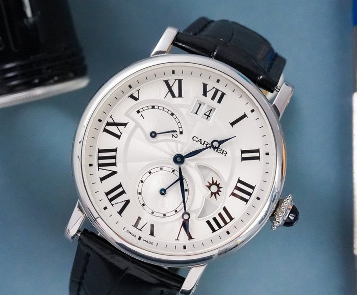 Cartier - Rotonde De Cartier Date Retrograde Second Time Zone and Day Night Indicator - W1556368 - Mænd - 2011-nu