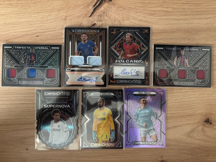 2022/23 Panini Obsidian Soccer Lewandowski  others - Autos, Patches, Parallels - 7 Card - Næsten så god som ny (NM)