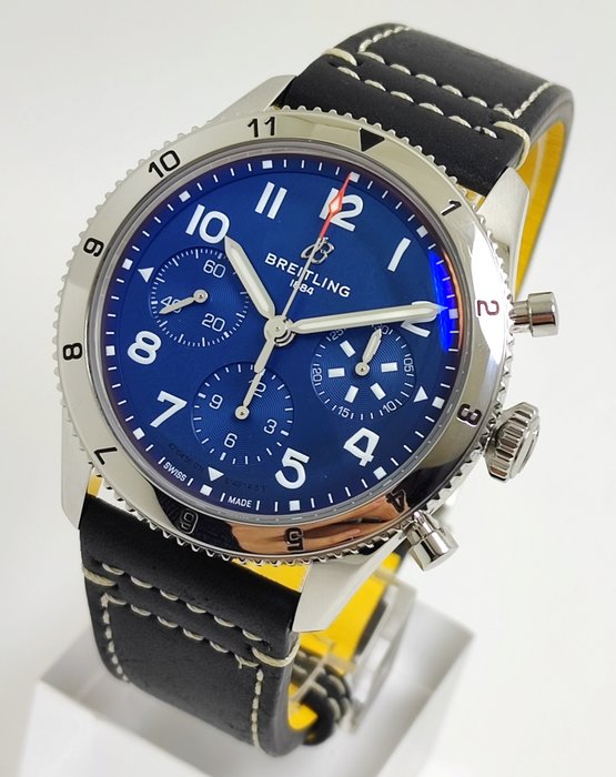 Breitling - Classic Avi Chronograph - A233801A1C1X1 - Mænd - 2011-nu