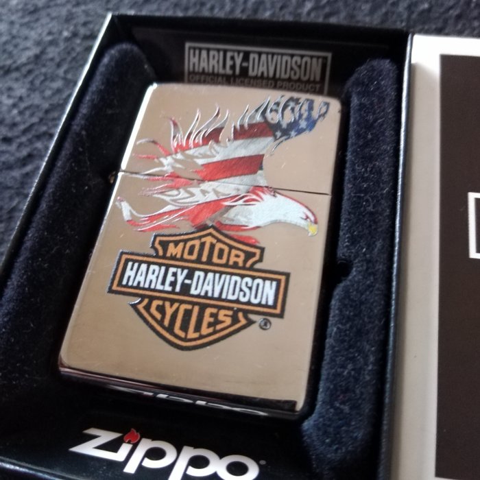 Zippo - Harley Davidson "Eagle Banner", unopened strip - high polished chrome case - new - Lommelighter - Stål (rustfrit)