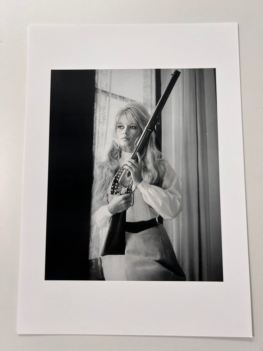 Brigitte Bardot - Viva Maria 1965 - Large Print (42x30) - Limited Edition - hand signed 4/10 pcs - Stamp Editor - Collector Image