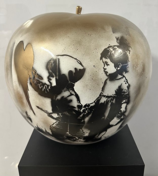 Daluxe Art - 1999 • Banksy Apple • XL