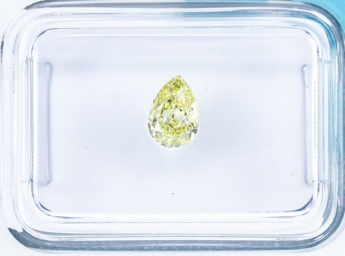 Ingen mindstepris - 1 pcs Diamant  (Naturfarvet)  - 0.54 ct - Pære - Fancy light Gul - SI1 - International Gemological Institute (IGI)