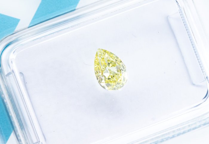 Ingen mindstepris - 1 pcs Diamant  (Naturfarvet)  - 0.54 ct - Pære - Fancy light Gul - SI1 - International Gemological Institute (IGI)