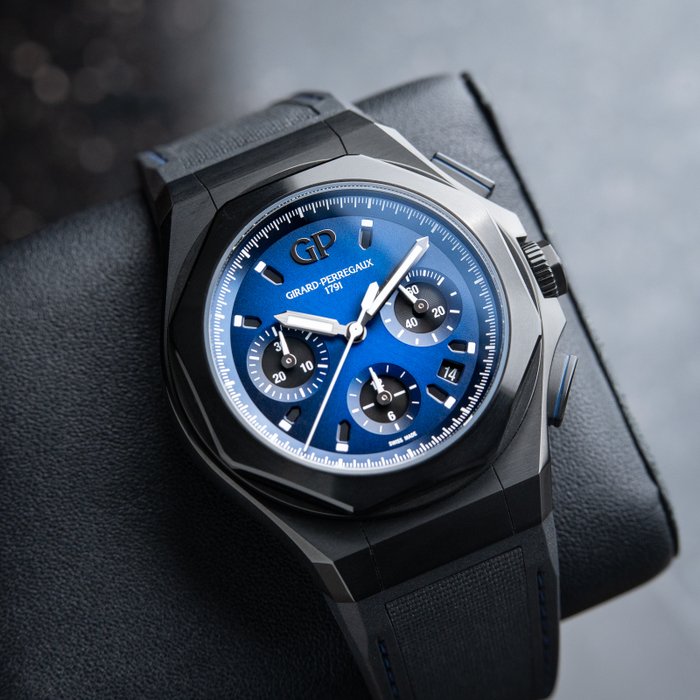 Girard-Perregaux - Laureato Absolute Chronograph Titanium PVD Blue Black - Ref.81010 - Mænd - 2011-nu