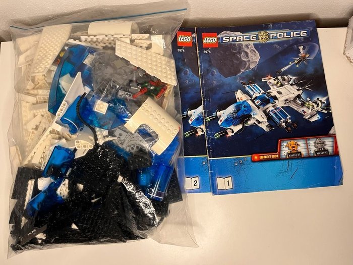 Lego - space - 5974 - Galactic Enforcer - 2010-2020