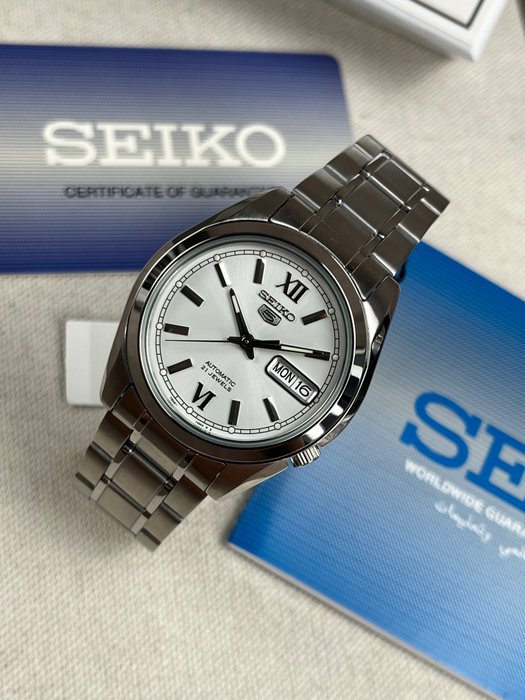 Seiko - 5 - Automatic Day Date - Ingen mindstepris - SNKL51K1 - Mænd - 2011-nu