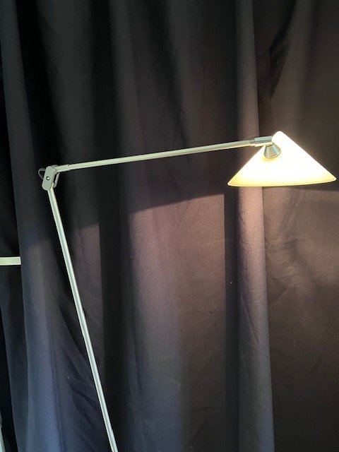 Pola Amstelveen - eigen atelier - Lampe - rustfrit stål og glas - Minimalistisk gulvlampe