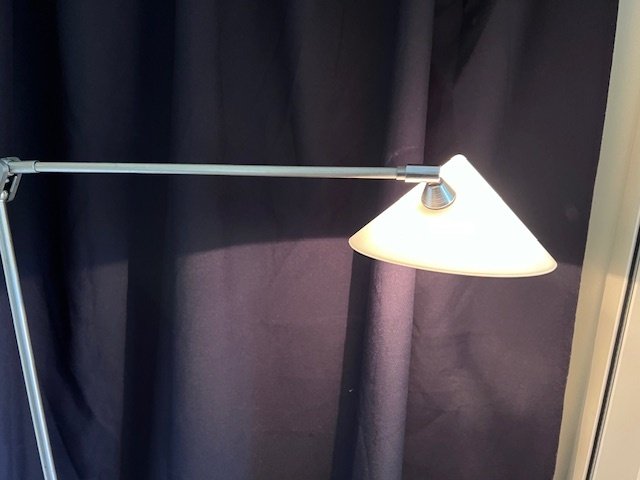 Pola Amstelveen - eigen atelier - Lampe - rustfrit stål og glas - Minimalistisk gulvlampe