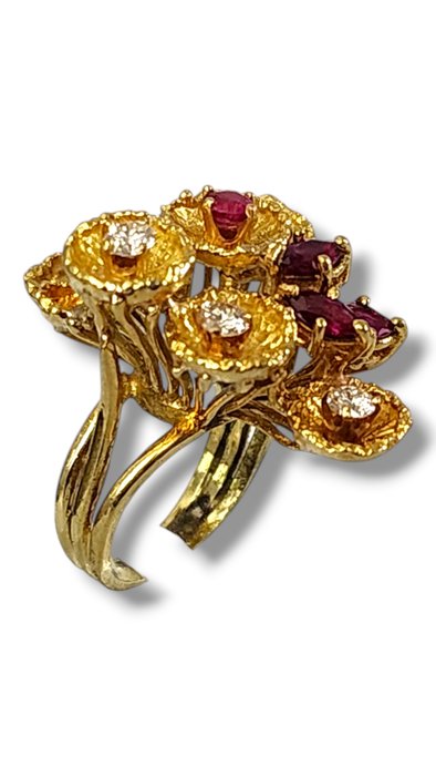 Ring - 18 kraat Gulguld, Smuk vintage 18K guld- og diamantring -  0.55ct. tw. Diamant (Natur)