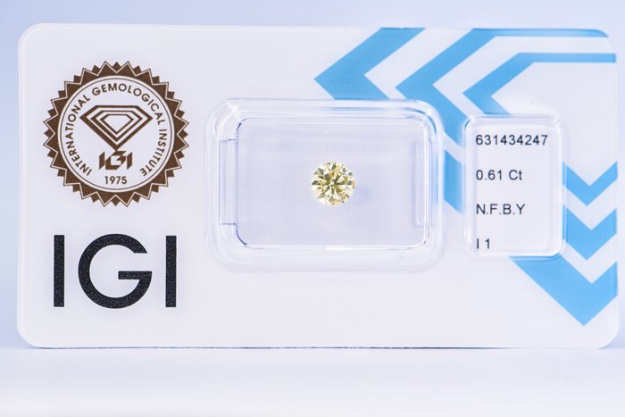 Ingen mindstepris - 1 pcs Diamant  (Naturfarvet)  - 0.61 ct - Rund - Fancy Brunlig Gul - I1 - International Gemological Institute (IGI)