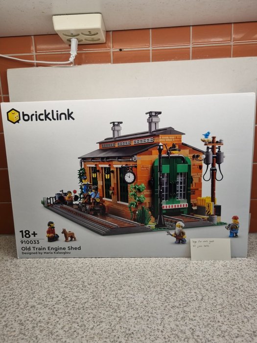 Lego - BrickLink Designer Program - 910033 - Old Train engine shed