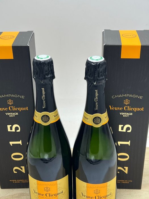 2015 Veuve Clicquot, Vintage - Champagne Brut - 2 Flasker (0,75 L)