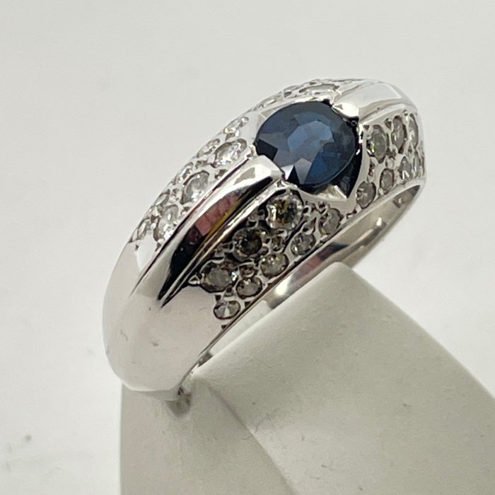 Ring - 18 kraat Hvidguld Safir - Diamant