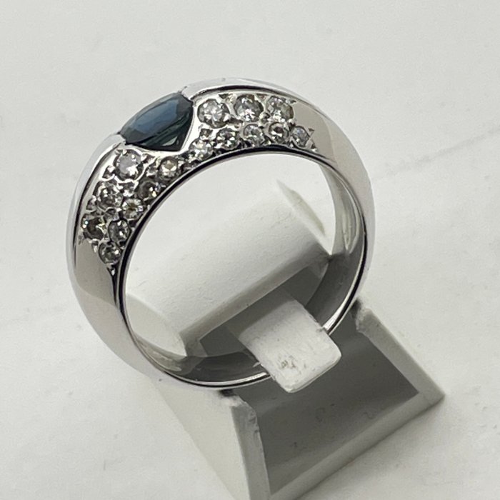 Ring - 18 kraat Hvidguld Safir - Diamant