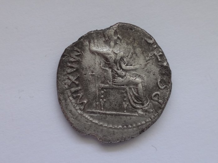 Romarriket. Tiberius. AD 14-37. AR Denarius "Tribute Penny" type.. Denarius