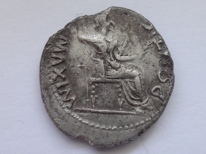 Romarriket. Tiberius. AD 14-37. AR Denarius "Tribute Penny" type.. Denarius