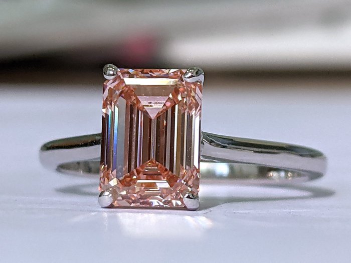 Forlovelsesring - 14 karat Hvidguld -  2.07ct. tw. Lyserød Diamant (Laboratoriedyrket diamant i fancy farver) - FANCY INTENSE PINK IGI