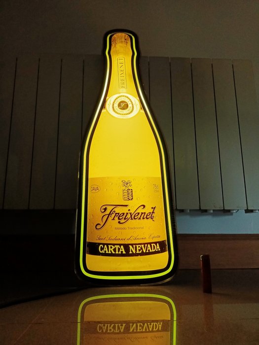 Freixenet botella gigante luminosa - Reklameskilt med baggrundsbelysning - Metal, Plast