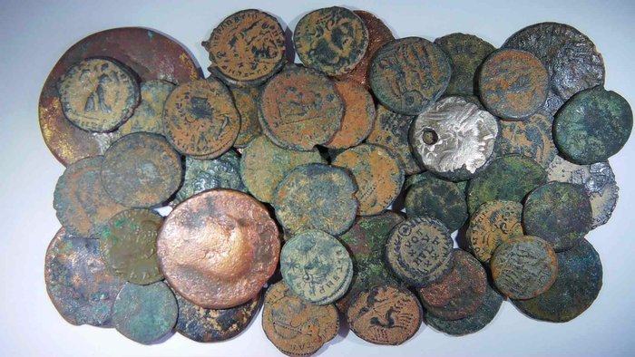 Romarriket. Lot of 53 Æ coins 1st century BC - 4th century AD  (Ingen mindstepris)