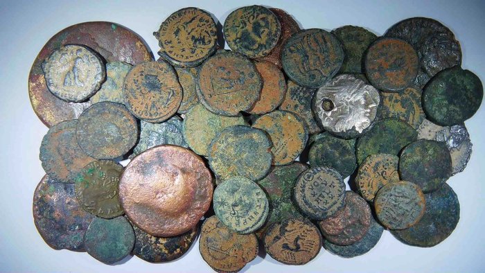 Romarriket. Lot of 53 Æ coins 1st century BC - 4th century AD  (Ingen mindstepris)