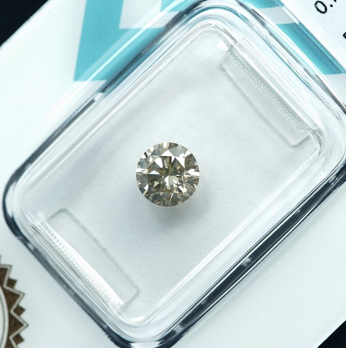 1 pcs Diamant  (Naturfarvet)  - 0.72 ct - Fancy light Brunlig Gul - SI2 - International Gemological Institute (IGI)