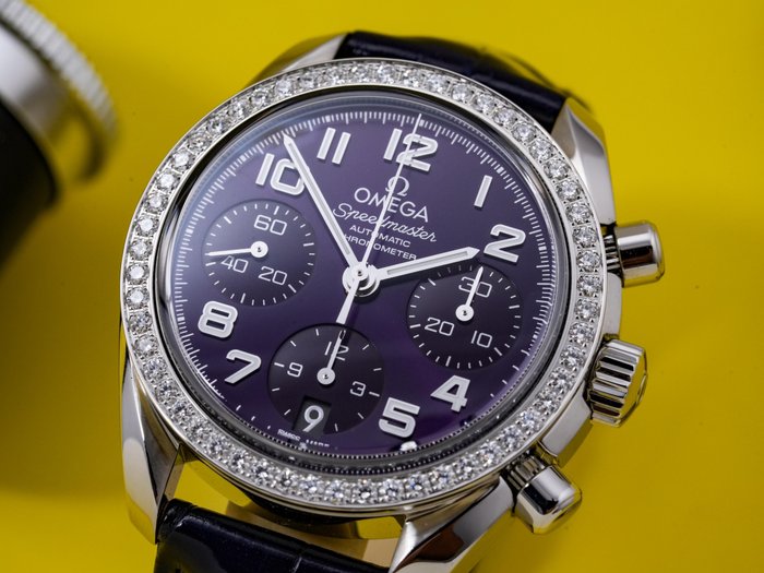 Omega - Speedmaster Chronograph "Purple Dial" Chronometer - 324.18.38.40.10.001 - Unisex - 2011-nu