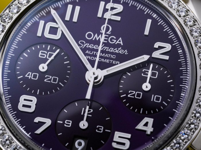 Omega - Speedmaster Chronograph "Purple Dial" Chronometer - 324.18.38.40.10.001 - Unisex - 2011-nu