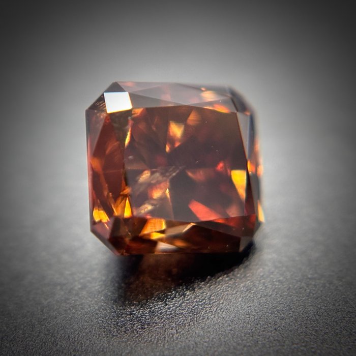 1 pcs Diamant  (Naturfarvet)  - 0.85 ct - Radiant - Fancy deep Orange Brun - I1 - Antwerp Laboratory for Gemstone Testing (ALGT)