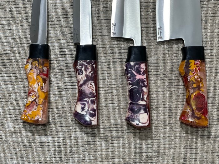 Køkkenkniv - Chef's knife -  Japanske D2 Steel Bunka, Santoku  Petty Chef Knive - D2 Steel  Designing Mix Udsøgt farvet harpikshåndtag - Japan