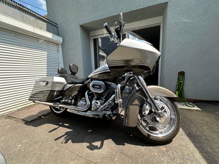 Harley-Davidson - Road Glide - CVO - 1800 cc - 2009