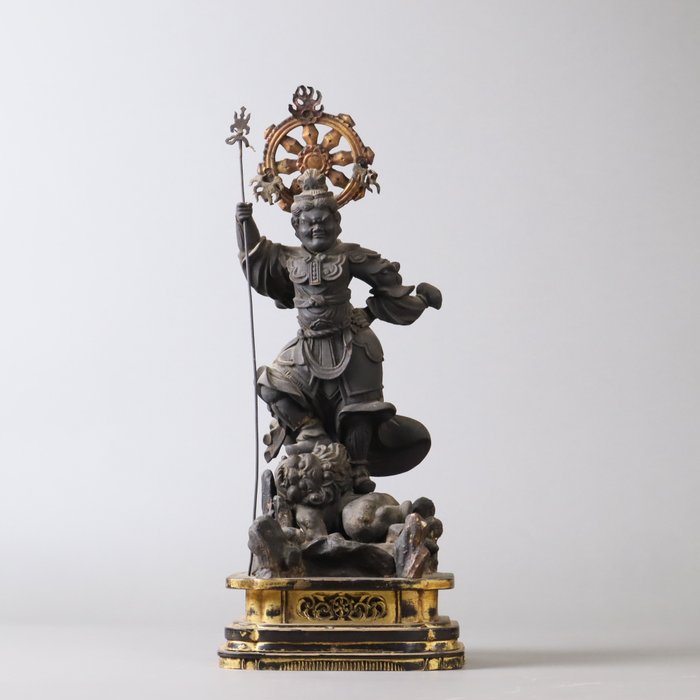 Sculpture of  Zōchōten 増長天 Virūdhaka Statue with Zushi Alter Cabinet - Statue Træ - Japan - Muromachi eller Edo periode