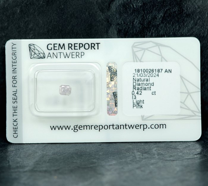 1 pcs Diamant  (Naturfarvet)  - 0.42 ct - Light Lyserød - I3 - Gem Report Antwerp (GRA)