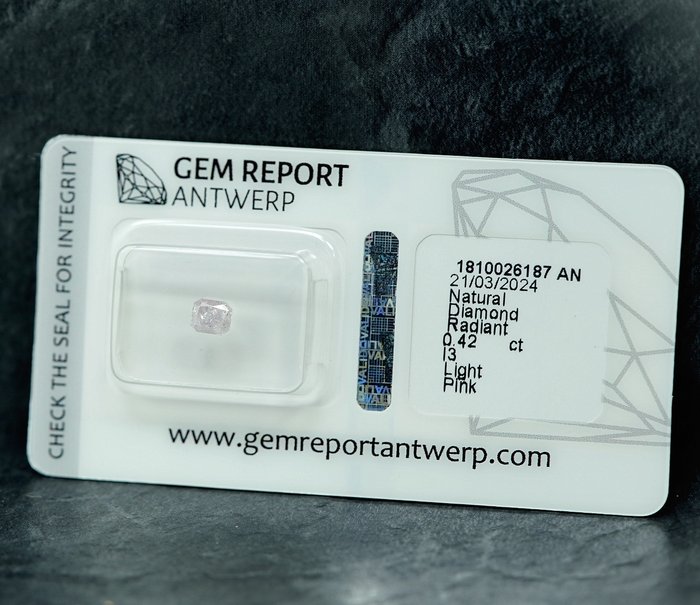 1 pcs Diamant  (Naturfarvet)  - 0.42 ct - Light Lyserød - I3 - Gem Report Antwerp (GRA)