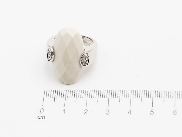 Ring - 18 kraat Hvidguld Diamant (Natur)