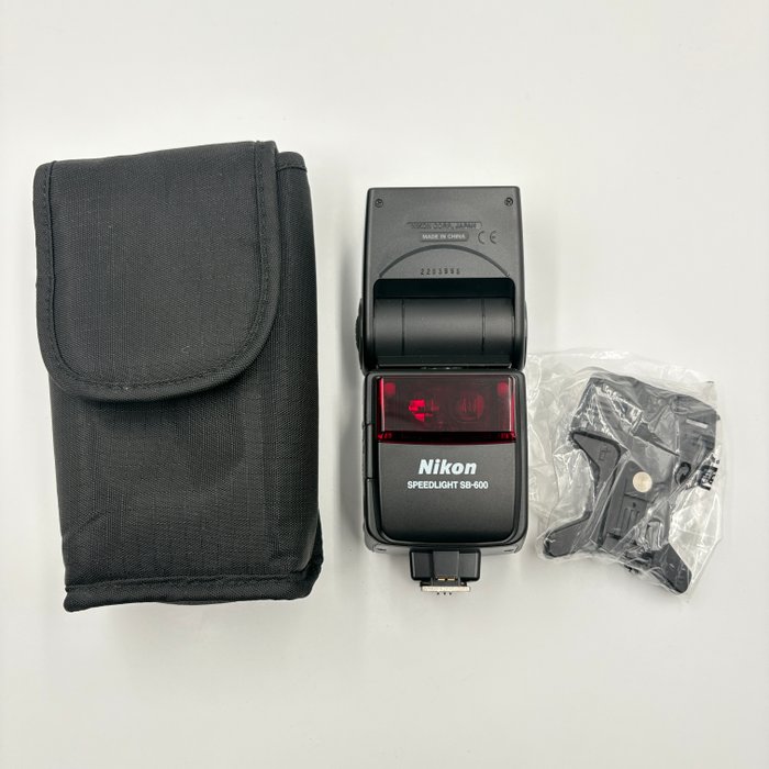 Nikon Speedlight SB-600 Shoe Mount Flash Blitz