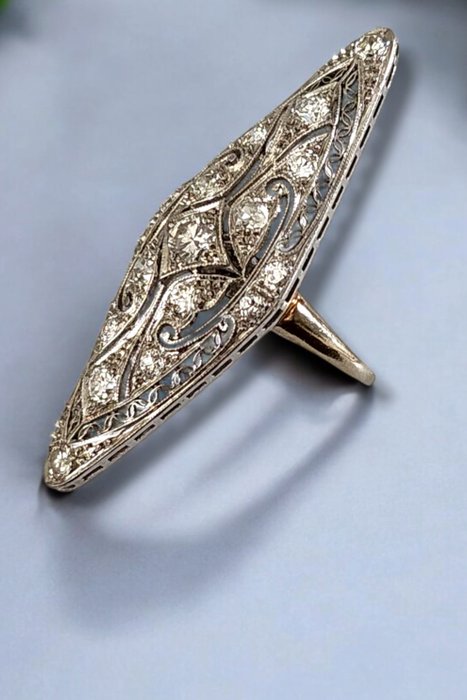 Ring - 14 karat Hvidguld, Art Deco 1930 Cocktailring 14 K guld med 1,24 karat diamanter - Diamant