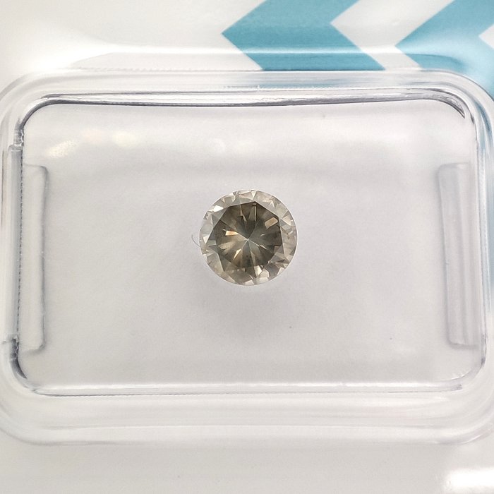 Ingen mindstepris - 1 pcs Diamant  (Naturfarvet)  - 0.49 ct - Rund - Fancy Grønlig Grå - I1 - International Gemological Institute (IGI)