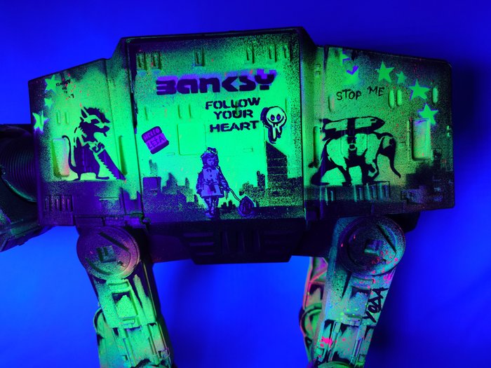 Fictional World (1980) - Banksy´s Glowing Style AT-AT (I am your Father) 55cm