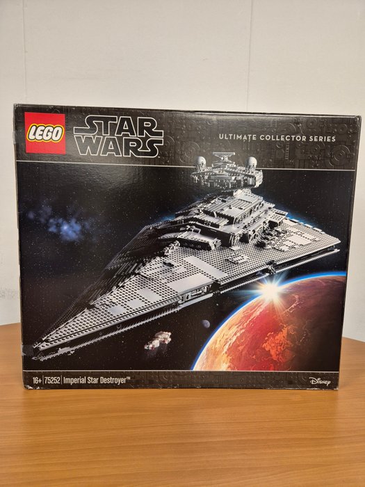 Lego - Star Wars - 75252 - Imperial Star Destroyer - 2010-2020