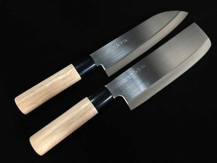 正宗 MASAMUNE / Set of 2 / 菜切 NAKIRI 三得 SANTOKU - Køkkenkniv -  Japansk køkkenkniv - Stål, Træ - Japan