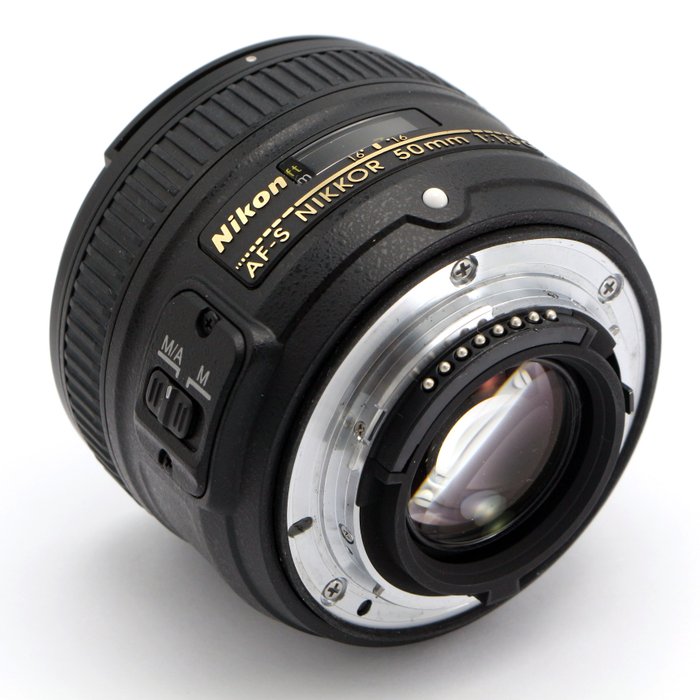 Nikon AF-S 50mm f/1.8G met HB-47 zonnekap en 58mm filter | Prime objektiv