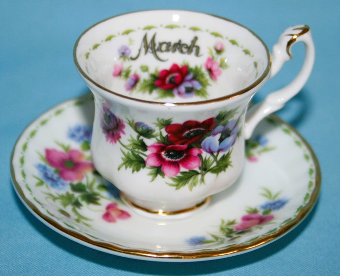 Royal Albert - Decorative - Kop og underkop (12) - Flower of the Month - Knogleporcelæn