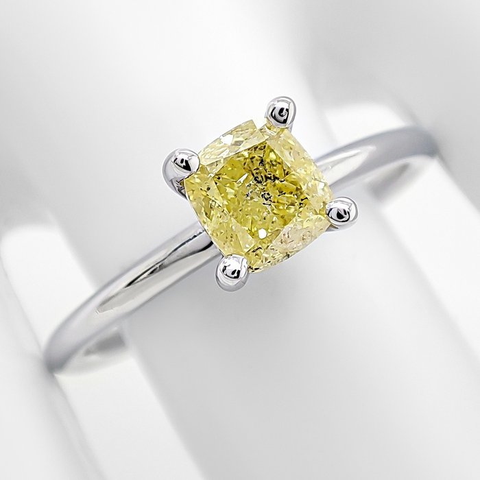 Ring - 14 karat Hvidguld -  1.02ct. tw. Gul Diamant (Naturfarvet)