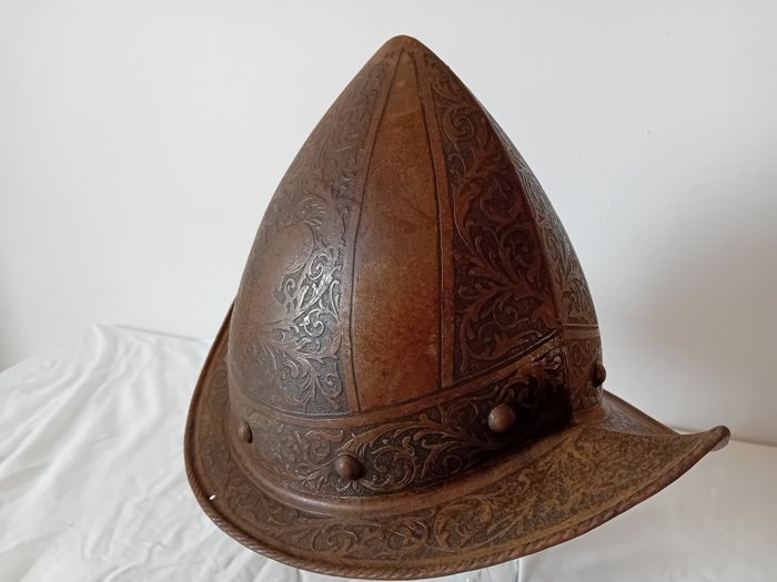 Panserhjelm (1) - Smuk morion i sen 16 stil (1800-tallet)