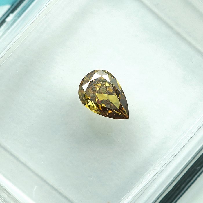 1 pcs Diamant  (Naturfarvet)  - 0.26 ct - Fancy intense Brunlig Gul - VS2 - International Gemological Institute (IGI)