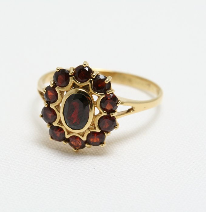 Ring - 18 kraat Gulguld Granat - Solitaire med granat