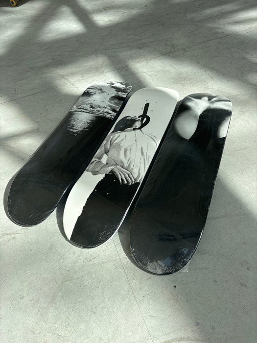 Robert Longo (1953) - Screen prints on skate decks