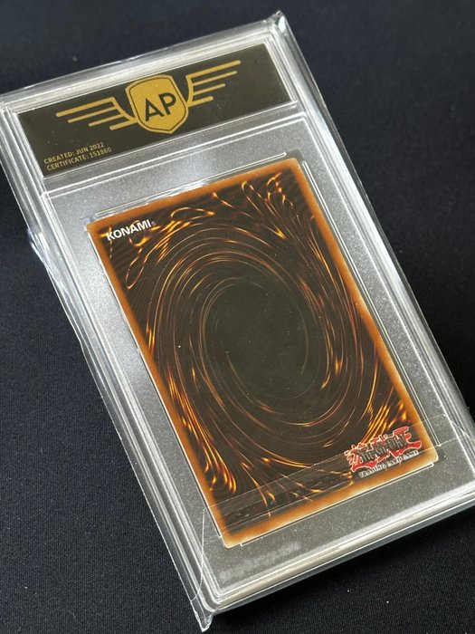 Konami Graded card - Winged Kuriboh - 1st Edition - Ultimate Rare - The Lost Millennium - AP Grading 7.5